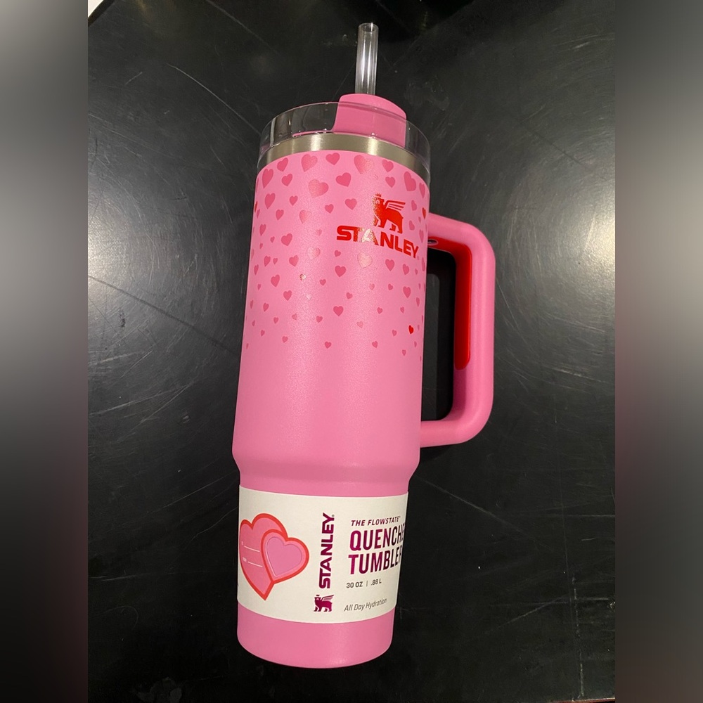 Stanley 30 oz LIMITED EDITION H2.0 Flowstate Quencher Tumbler - Valentines Day